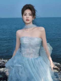 白鹿蓝色头像来了
鹿茸们快来集合