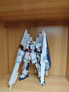 尽力补色了，技术有限，不然hws装甲实在太素了。背后浮游炮也