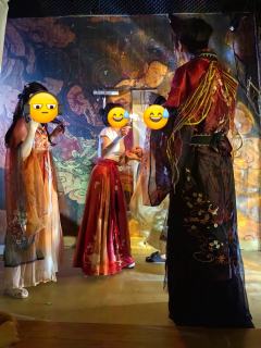 我不是你的救赎,我是你的孽障❗❗❗
你说今晚的月亮很美,我嘴