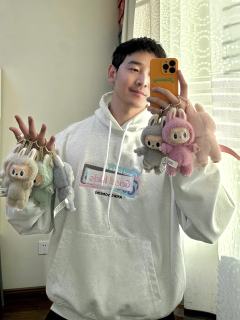 Labubu马卡龙都成时代的眼泪了？

都在冲3代…
我为1