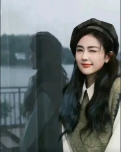 白鹿和鞠婧祎比美（白露输了换宋雨琦鞠婧祎输了换赵露思）