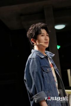 我突然发现我写的剧评好像一直没有提过剧名，那就从这里开始把剧