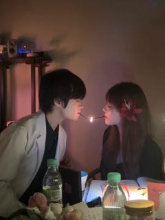 很权威的孤挺花夫妇|火光之下,字字真心
“即使相爱的记忆被抹