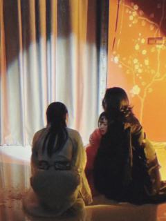 “阿谣，说说你爱我吧。一直说谢谢的话，可能会遗憾的。”
“因