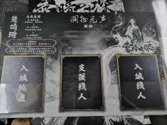 “想要什么样的名字?文雅一点的,还是可爱一点的?”
“我想要