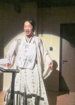 “渡春渡春,别旧灾,迎新生。”
“我想把长安的春天带回我的家