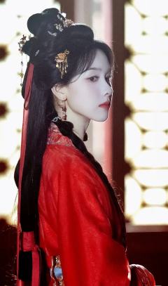 请大家多多支持陈都灵的翘楚❤️