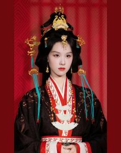 请大家多多支持陈都灵的翘楚❤️