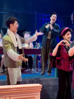 本场卡司：
柴华 饰演 赵赶鹅
付世刚 饰演 李建国
顾轩畅