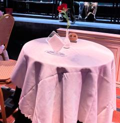 本场卡司：
柴华 饰演 赵赶鹅
付世刚 饰演 李建国
顾轩畅