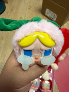 真假哭娃大对比！直播间看到祖国版，很便宜，买来对比一下。首先