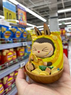 Labubu怪味便利店-经典原味薯片
逛超市 抓住一只偷吃薯