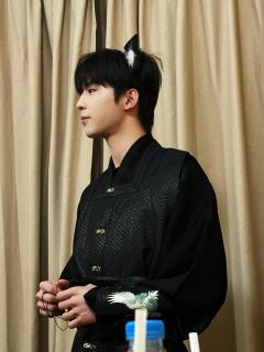 我爱了你很久很久,比你想象的更久💕
「我不是他们的首选,但
