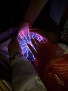 《反骨》
缺点如星星一样多
优点如太阳一样稀少
但是当太阳出