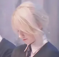 你说谁？
伊文娜·林奇