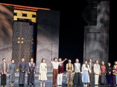 [红色心形R]剧情亮点
这部剧讲述了秦霄贤饰演的李伟是一个军