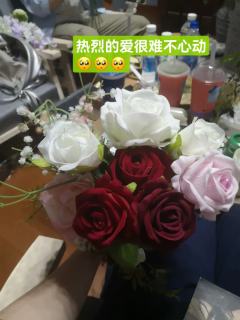 先说缺点。剧情弱不是问题,如果着重写人的话就没有笔墨写剧情了