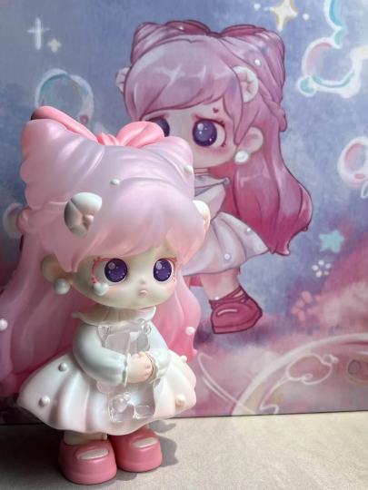 可爱的粉色小宝宝