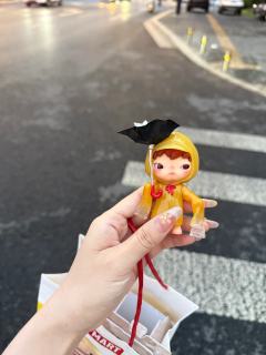 下雨天和“雨伞☔️”更配嗷！超级可爱的小野宝宝捏！