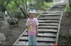 雨琦从小就可爱哈。