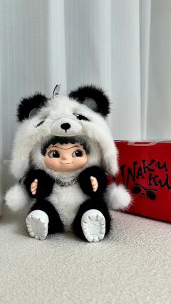 “在黑白里温柔地爱彩色，在彩色里朝圣黑白”🐼