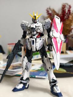 外形还是很漂亮的，只不过为了实现精神力骨架安装而设计了很多C