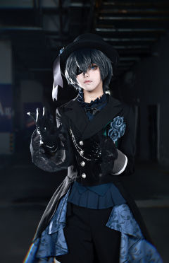 女王的看门狗♡
啵酱黑玫瑰ww