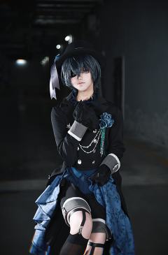 女王的看门狗♡
啵酱黑玫瑰ww