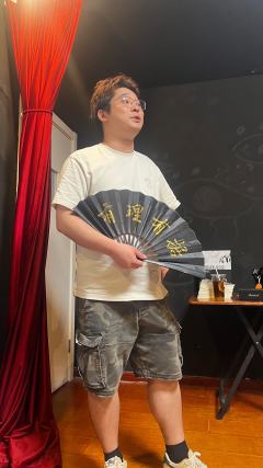 dm:老徐(同展d)
全球首个客车的含金量,不用说了直接💯