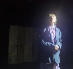 “何为立场？”
“立场可以杀死一切，可以分隔所有。”

📍