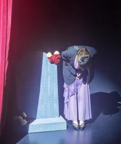 “何为立场？”
“立场可以杀死一切，可以分隔所有。”

📍