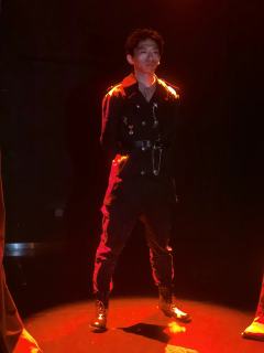 “何为立场？”
“立场可以杀死一切，可以分隔所有。”

📍