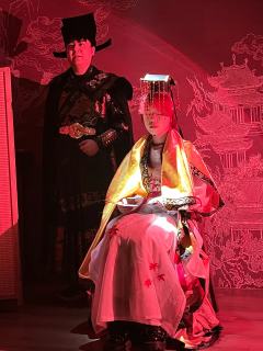 【被命运碾碎的柳絮，终成春泥】
“世人只见泱泱糖葫芦里的甜，