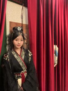 “你与他的万劫不复，总好过，天下黎民的粉身碎骨。”

一句话