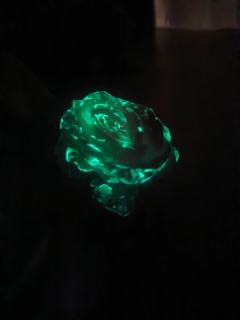 “怎样才能让你不怕，怎样你才能相信朕。”
“只要你要，只要我