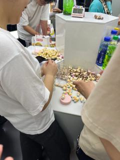 去西单大悦城取昨晚买的冰淇淋萌粒，加上遇到可以选的萌粒上货，