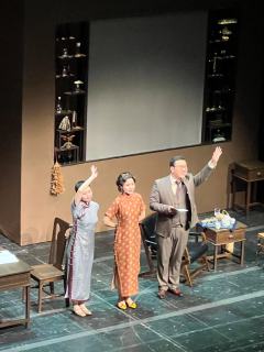 如果你在寻找一部既能温柔叩击心灵、又能传递坚韧力量的话剧，那