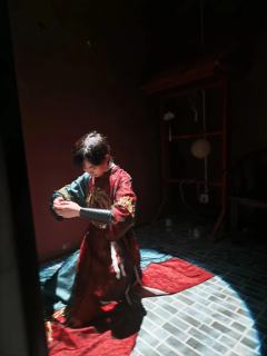 “所以这世间啊,即使是神灵,最害怕的也是被世人遗忘。”
体