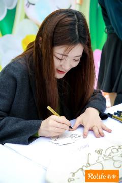 Nanci花间集新品2025年3月29日首场签售会放在了上海