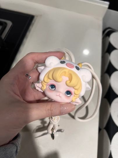 眼睛好可爱
