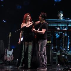 是年初那阵子莫名其妙在国内巡了几场的6人流行+摇滚+音乐剧大