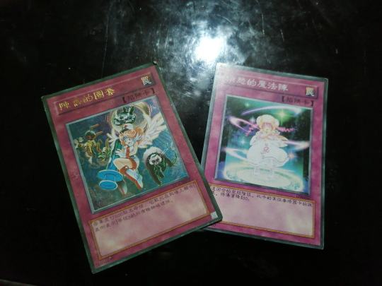 以前抽的，现在抽屉一大堆  游戏王哈哈  小时候没钱买正版的