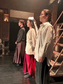 从耿子博老师的第一部小剧场作品《寅时说》入的坑，那时候和小伙