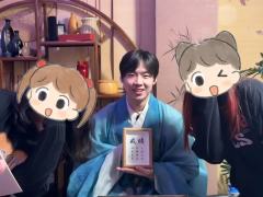 山月叹｜我渡不了众生，我只想渡你一人。

⛰️诗人绣口吐锦绣