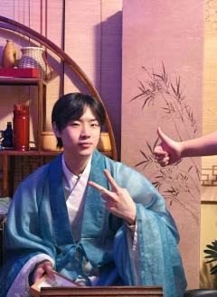 山月叹｜我渡不了众生，我只想渡你一人。

⛰️诗人绣口吐锦绣