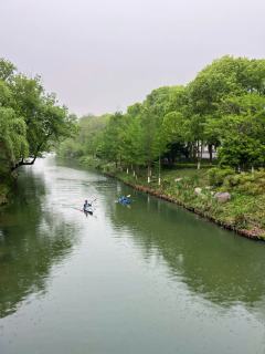 小野【回声-别靠近我】（粉蛤蟆）
从嫌弃到疯狂爱上。
图二猜