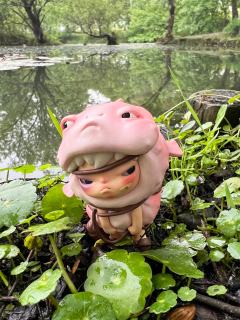 小野【回声-别靠近我】（粉蛤蟆）
从嫌弃到疯狂爱上。
图二猜