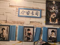 
卡司：赵钱龙，姜义哲，李存贤

算是老带新的一组卡吧，意外