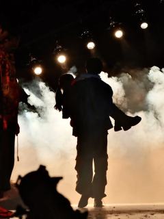 神秘村庄“鬼魅横行”《子时的幺两洞伍》
一起来 保利上海城