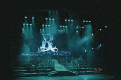 虽然是音乐剧版音乐会,但其实是完整的剧情和演出呈现!并不是g